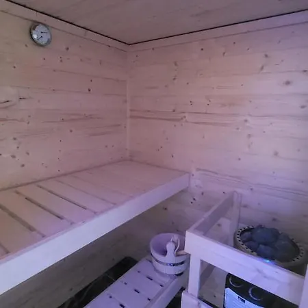 Wellness Suite Mit Whirlpool Und Sauna Gelsenkirchen Exterior foto