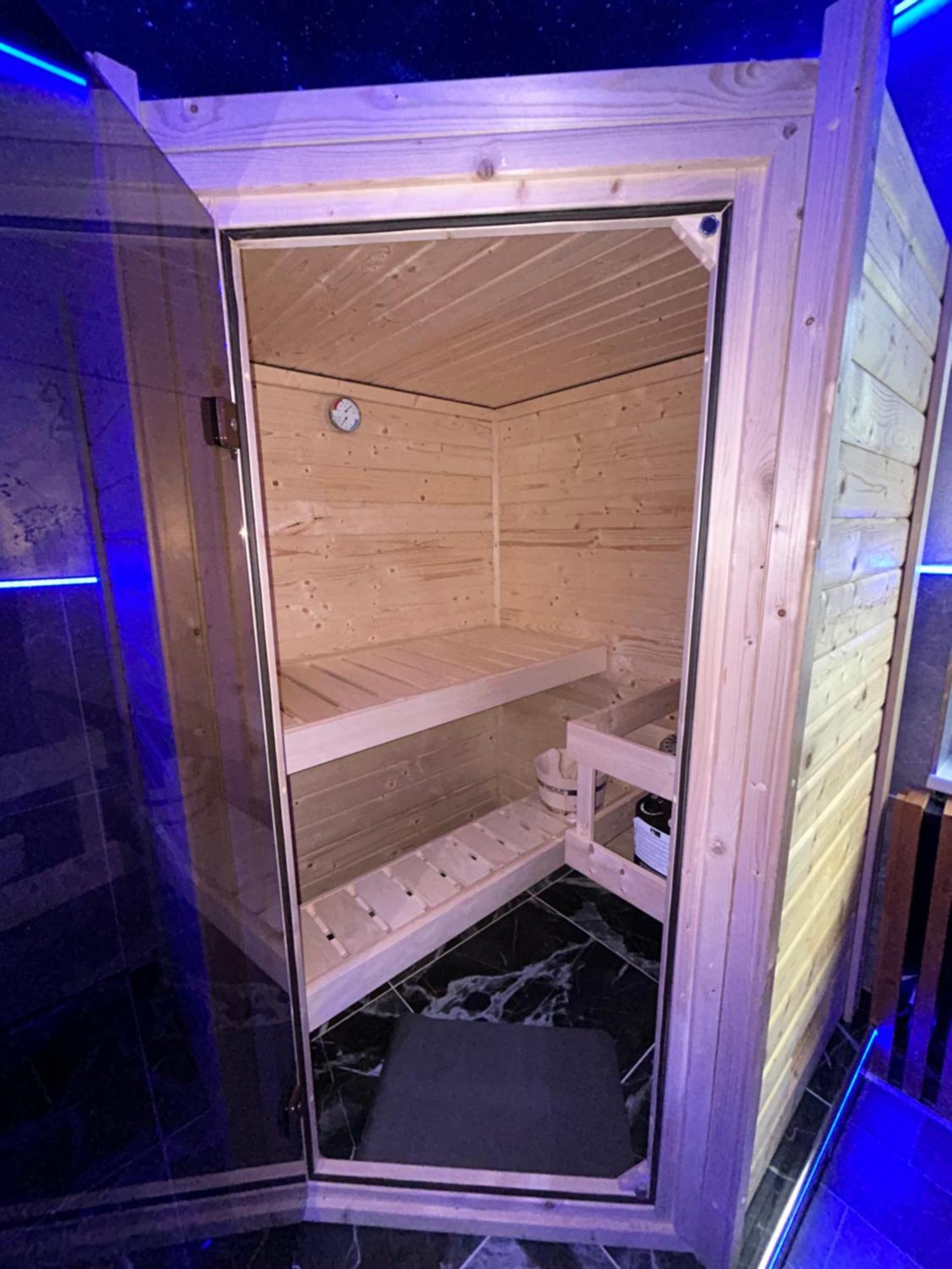 Wellness Mit Whirlpool Und Sauna Appartement *